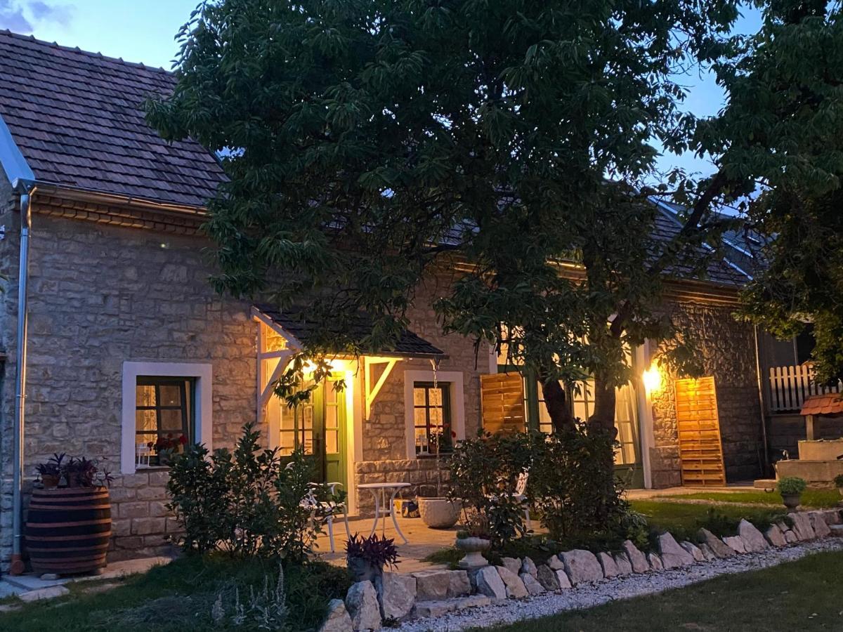 Erdos Vendeghaz Pecsely Hotel Buitenkant foto