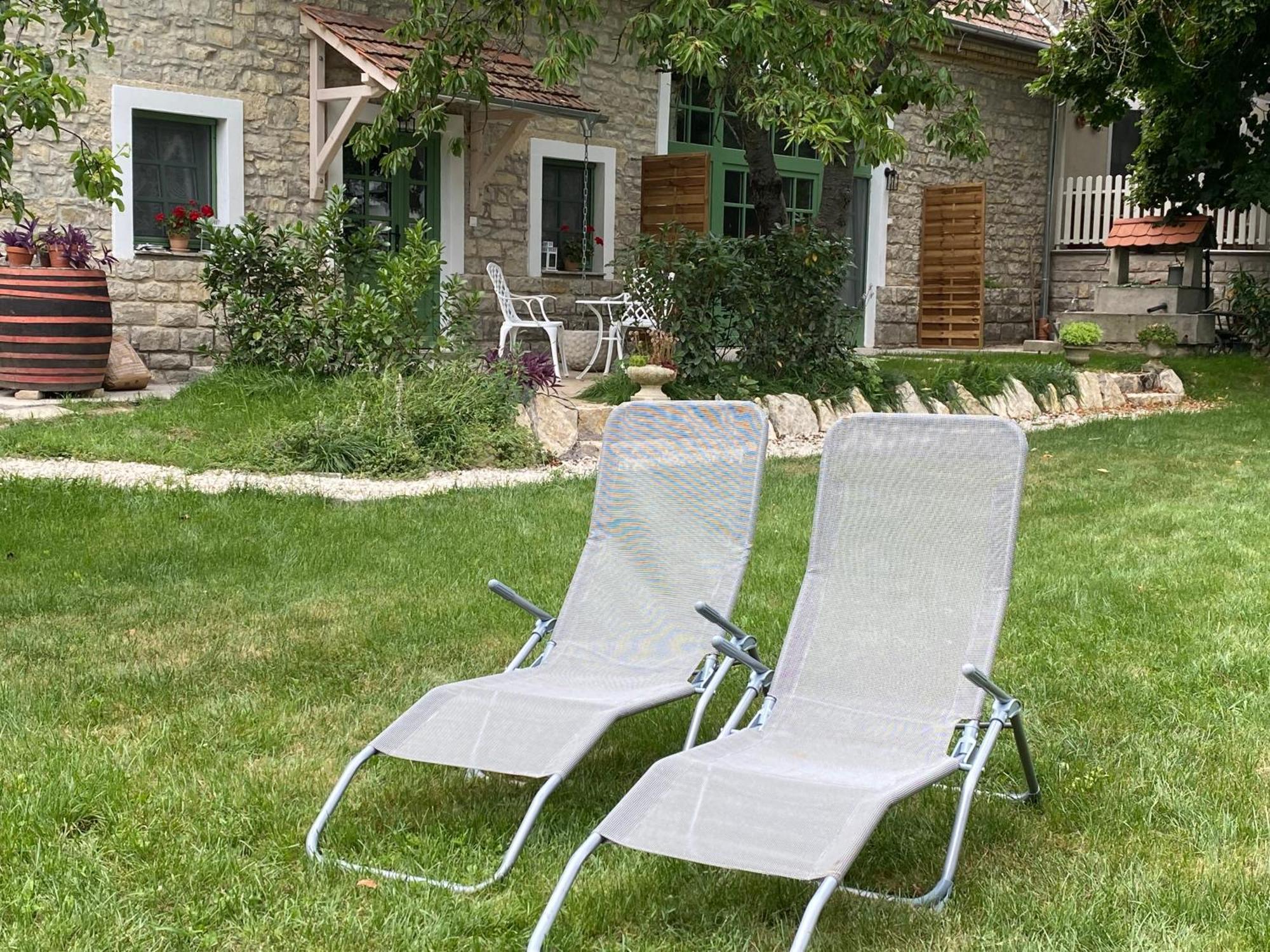 Erdos Vendeghaz Pecsely Hotel Buitenkant foto