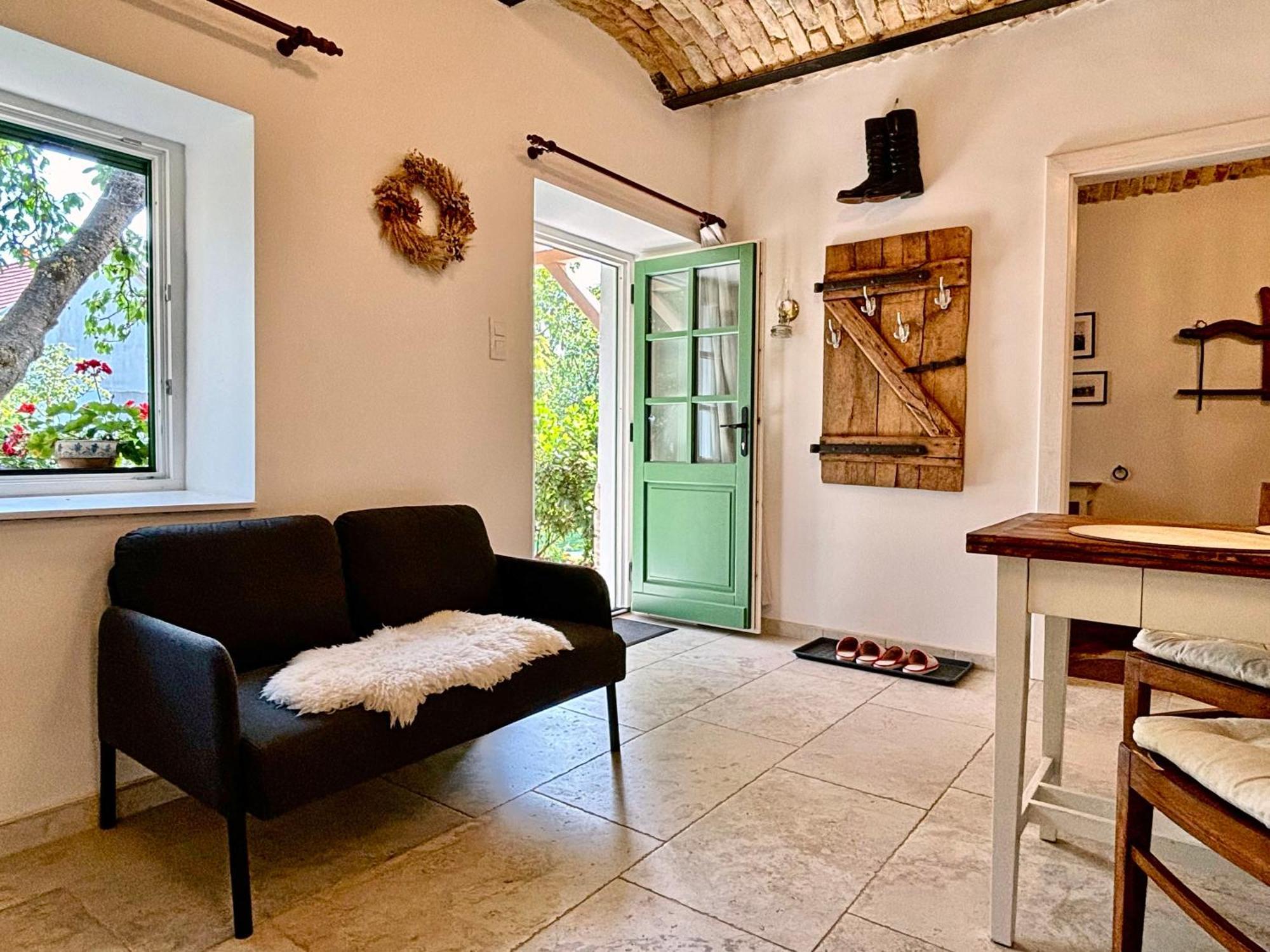 Erdos Vendeghaz Pecsely Hotel Buitenkant foto